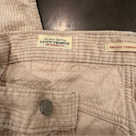 Levi's Women's Straight Leg Jeans in beige - Picture 6 of 16